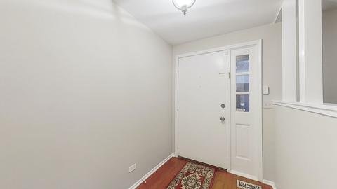 1214 Wheaton Oaks Dr, Wheaton, IL 60187 photo 3