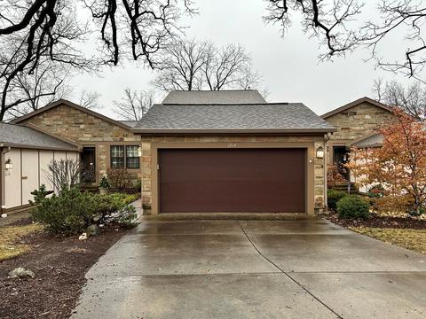 1214 Wheaton Oaks Dr, Wheaton, IL 60187 photo 2