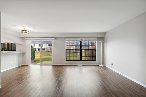 4525 Olmstead Dr, Hoffman Estates, IL 60192 photo 2