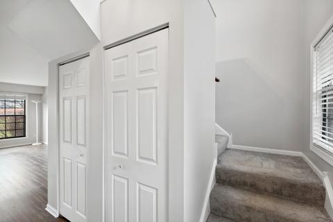 4525 Olmstead Dr, Hoffman Estates, IL 60192 photo 8