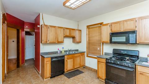 7629 S Champlain Ave, Chicago, IL 60619 photo 8