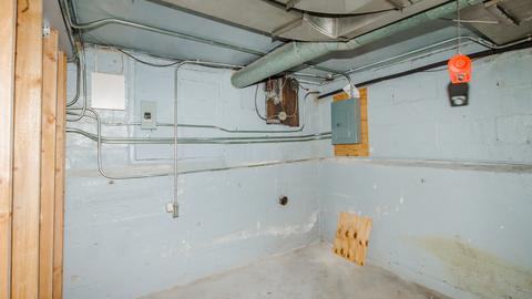 7629 S Champlain Ave, Chicago, IL 60619 photo 19