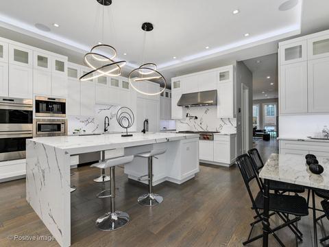 1714 W Nelson St, Chicago, IL 60657 photo 10