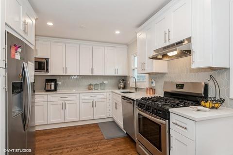 732 69th St, Willowbrook, IL 60527 photo 4