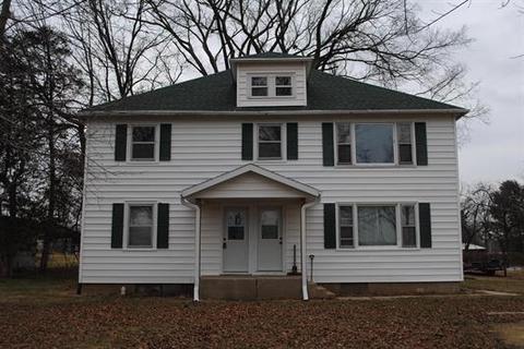 308 E Third St, Leaf River, IL 61047 photo 4