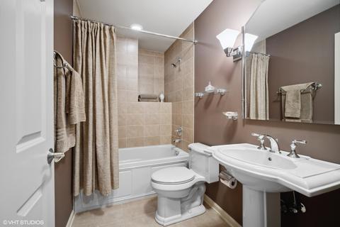4211 Linden Tree Ln, Glenview, IL 60026 photo 11