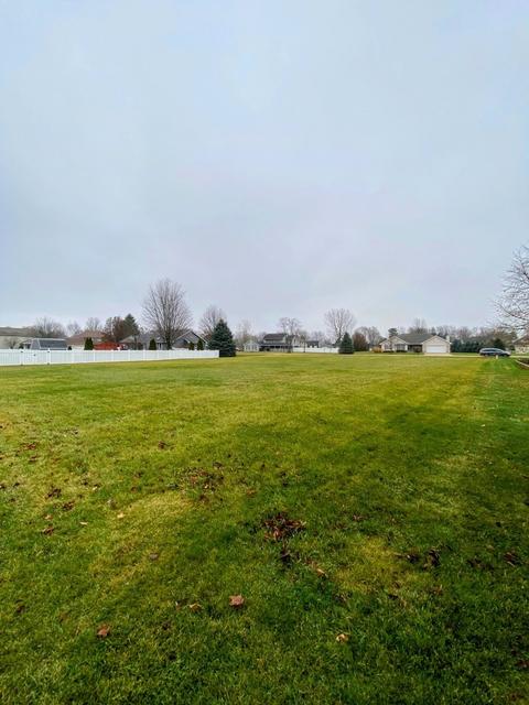 2360 Fox Run Dr, Kankakee, IL 60901 photo 2