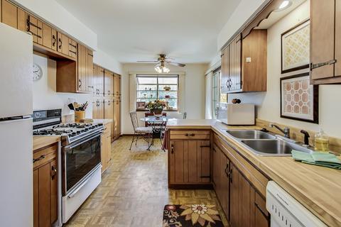 1920 Gresham Cir #A, Wheaton, IL 60189 photo 10