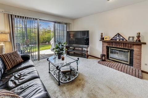 1920 Gresham Cir #A, Wheaton, IL 60189 photo 6