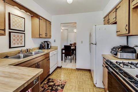 1920 Gresham Cir #A, Wheaton, IL 60189 photo 9