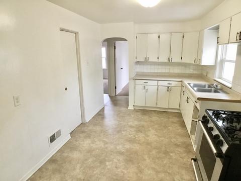 211 E North St, Dwight, IL 60420 photo 4