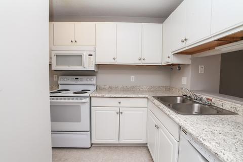 700 N Adelaide St #38, Normal, IL 61761 photo 3