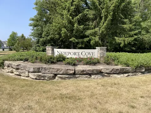 40717 N North Newport Dr, Antioch, IL 60002