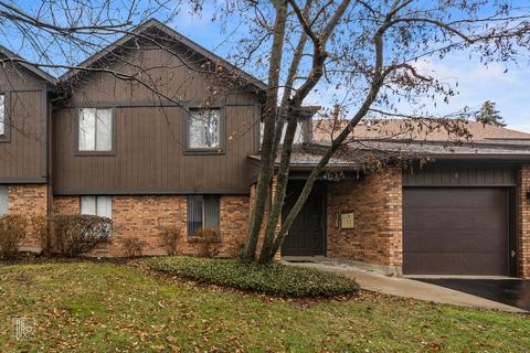 4 Creekside Cir #B, Elgin, IL 60123 photo 1