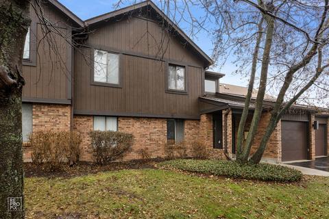 4 Creekside Cir #B, Elgin, IL 60123 photo 2
