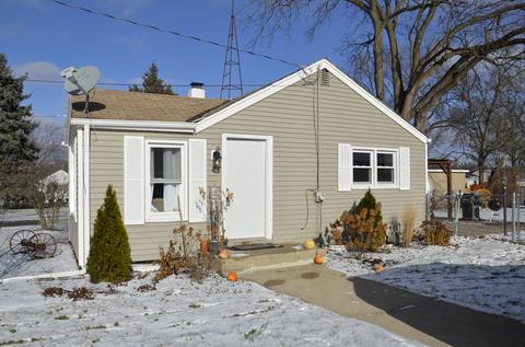 1316 5th St, Aurora, IL 60505 photo 3