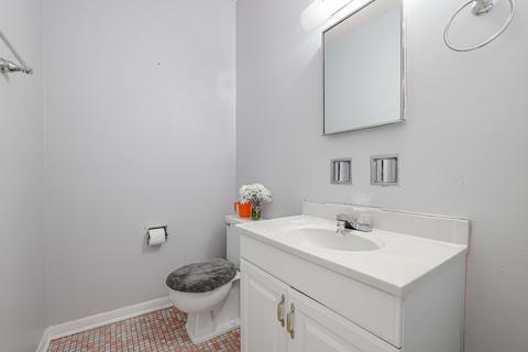 9331 Hamlin Ave, Des Plaines, IL 60016 photo 12