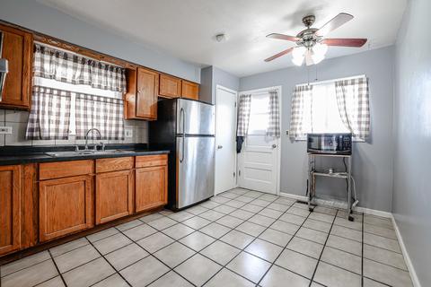 9331 Hamlin Ave, Des Plaines, IL 60016 photo 8