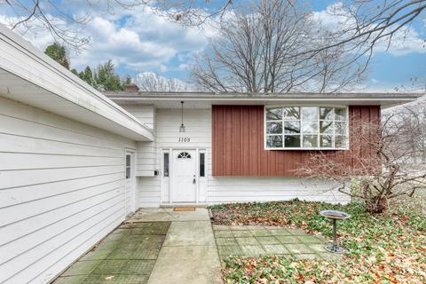 1105 Modaff Rd, Naperville, IL 60540 photo 1