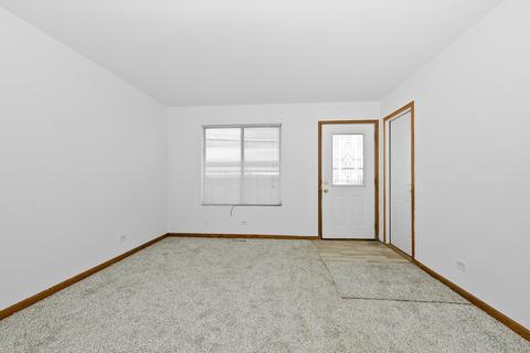 6823 S Roberts Rd, Bridgeview, IL 60455 photo 3