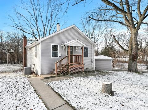 237 Simms St, Aurora, IL 60505 photo 2