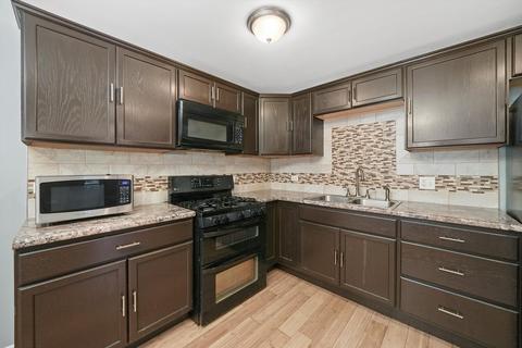237 Simms St, Aurora, IL 60505 photo 10