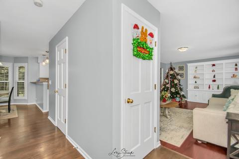 1310 Saddlebrook Rd, Bartlett, IL 60103 photo 2