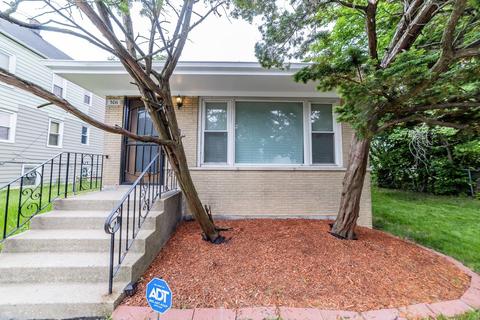3011 E 80th Pl, Chicago, IL 60617 photo 1