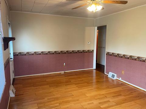 418 W 2nd St, Lostant, IL 61334 photo 3