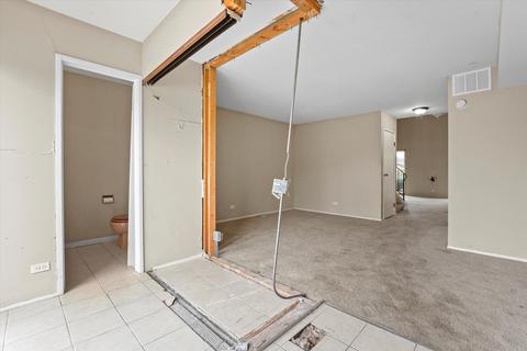 407 Hickory Dr, Wheeling, IL 60090 photo 3