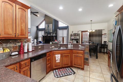 938 Kickapoo Dr, Danvers, IL 61732 photo 18