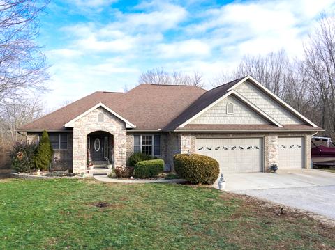 938 Kickapoo Dr, Danvers, IL 61732 photo 1