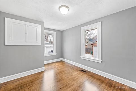 926 Saint John St, Elgin, IL 60120 photo 6