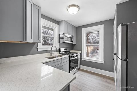 926 Saint John St, Elgin, IL 60120 photo 9