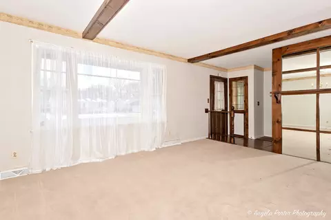1714 Meadow Ln, Mchenry, IL 60050 photo 2