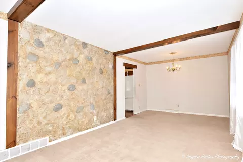 1714 Meadow Ln, Mchenry, IL 60050 photo 4