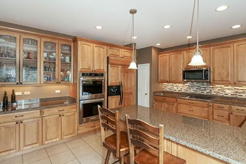 219 Edgewater Dr, Bartlett, IL 60103 photo 9