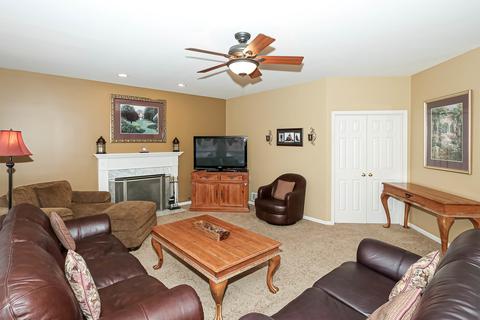 219 Edgewater Dr, Bartlett, IL 60103 photo 14