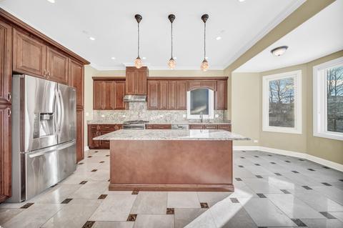 2555 Suffield St, Des Plaines, IL 60016 photo 8