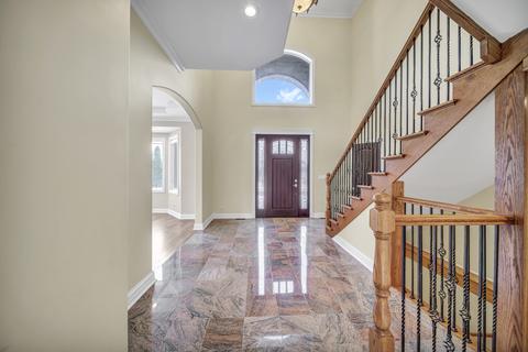 2555 Suffield St, Des Plaines, IL 60016 photo 3
