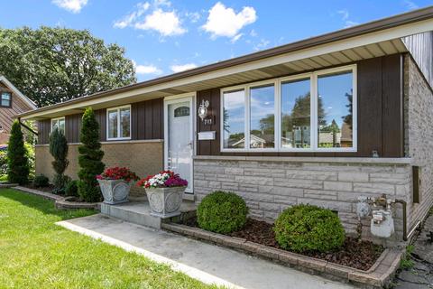 7113 Dover St, Bridgeview, IL 60455 photo 1