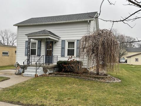210 S Main St, Herscher, IL 60941