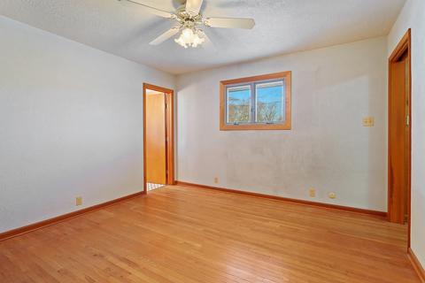 606 E 2nd St, Lockport, IL 60441 photo 6