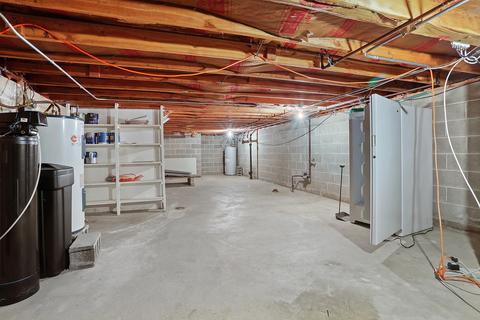 606 E 2nd St, Lockport, IL 60441 photo 17