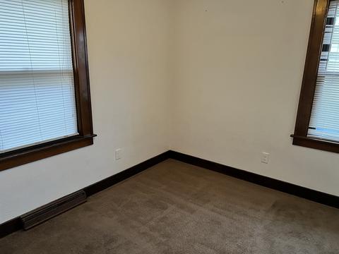213 E White St, Clinton, IL 61727 photo 19