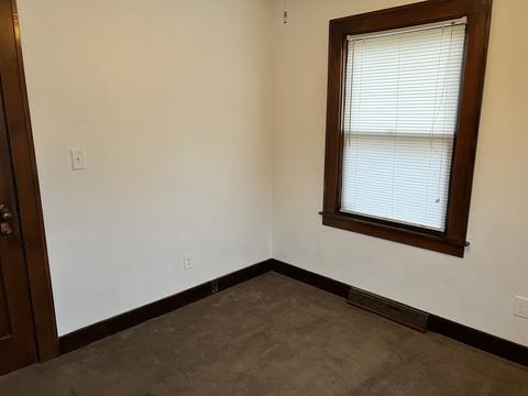 213 E White St, Clinton, IL 61727 photo 22