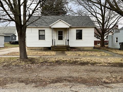 213 E White St, Clinton, IL 61727 photo 1
