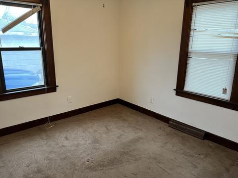213 E White St, Clinton, IL 61727 photo 14