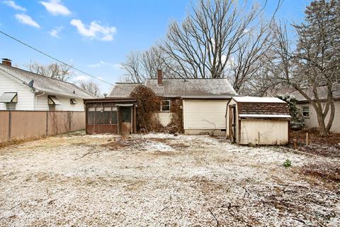 417 E High St, Monticello, IL 61856 photo 3