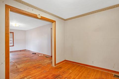 417 E High St, Monticello, IL 61856 photo 8